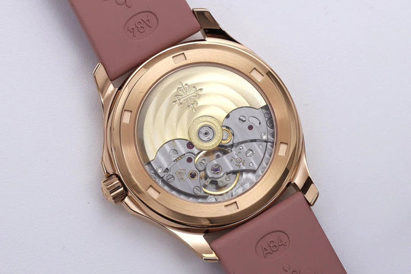 Patek Philippe Aquanaut Luce 35,6 mm Boîtier Or Rose Bracelet Caoutchouc Rose