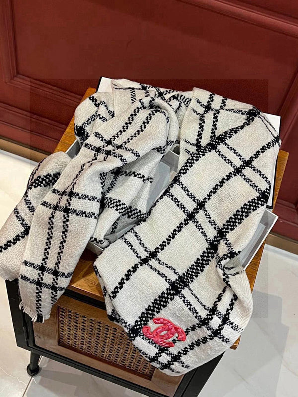 CHANEL 25S SCARF 190 IN CASHMERE 718525