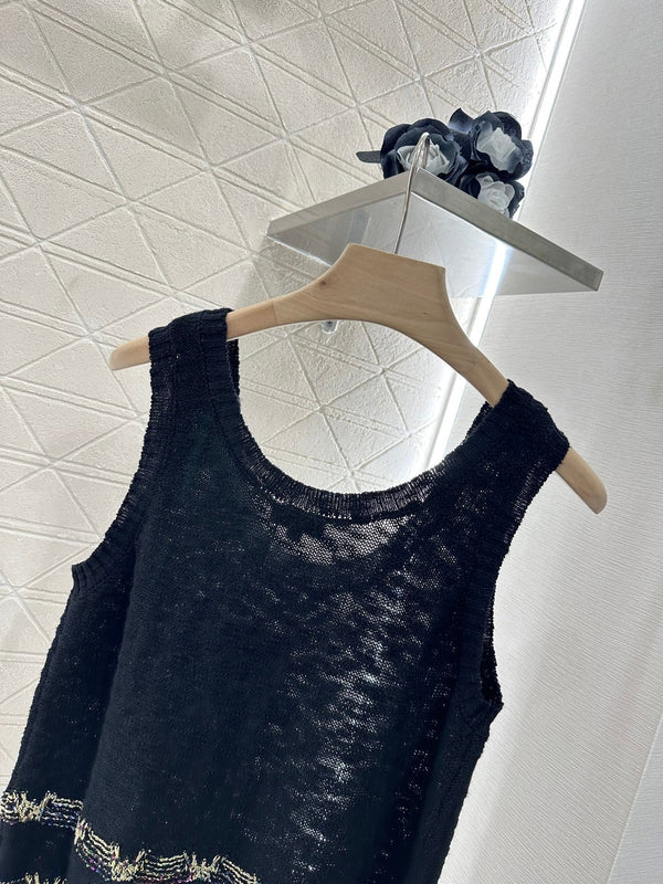 CHANEL SLEEVELESS TOP 272290