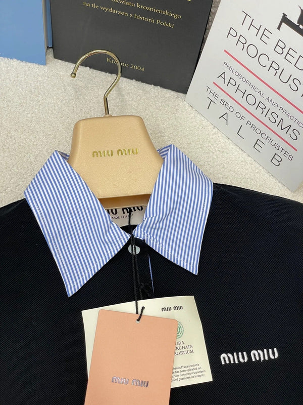 Polo Miumiu 2026 à rayures et patchwork en coton noir et bleu