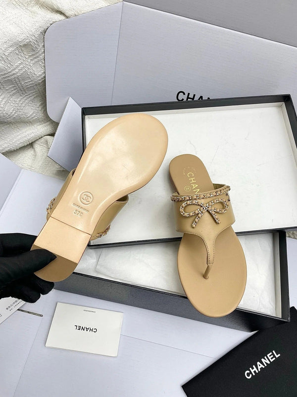 CC 26s Thong Sandals Beige Sheepskin 645321