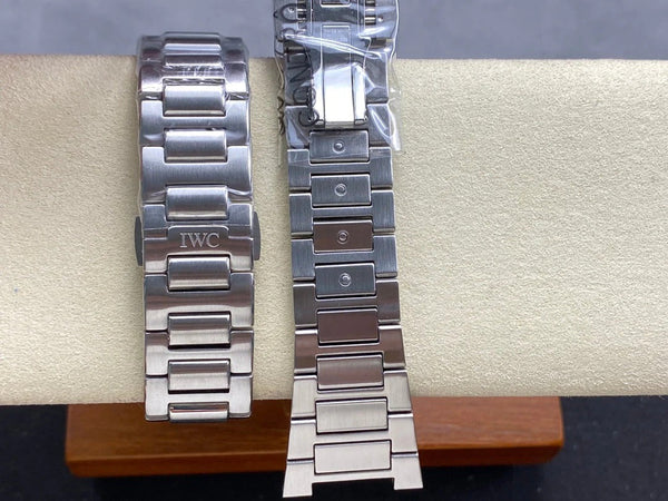 IWC Ingenieur 40 mm Cadran Crème Chiffres Blanc Argent Boîtier Acier