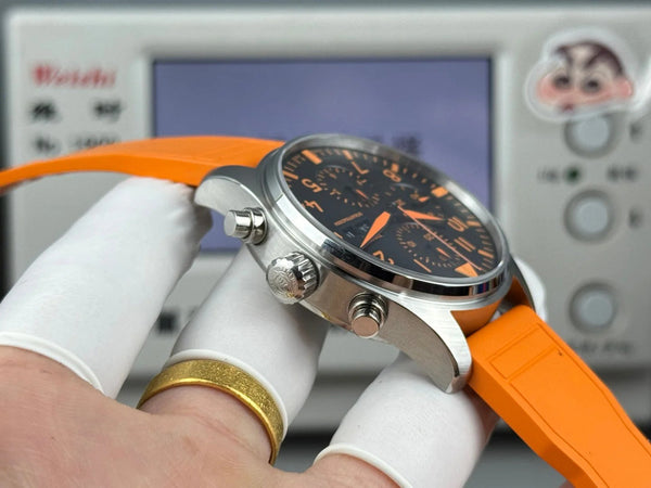 IWC Chronographe d'Aviateur 41 mm Cadran Noir Bracelet Caoutchouc Orange