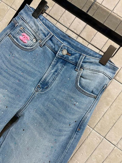 Chanel 2026 Jean Large Brodé Logo Strass Coton Bleu Clair 356994