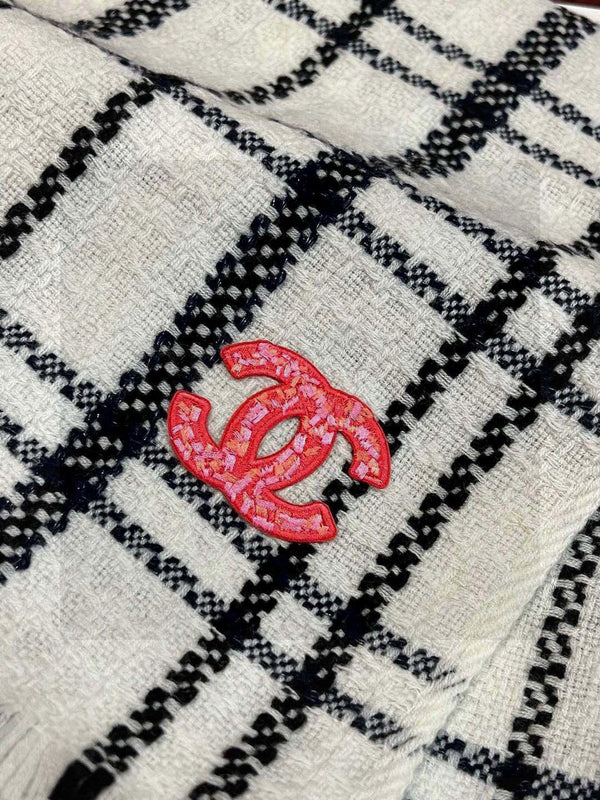 CHANEL 25S SCARF 190 IN CASHMERE 718525