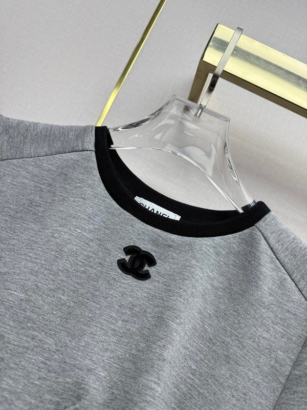 Ensemble jupe et T-shirt Chanel 2026 Coton gris 354770
