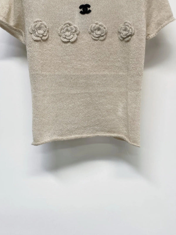 T-shirt à manches courtes Chanel 2026 en laine noire et beige à motif floral
