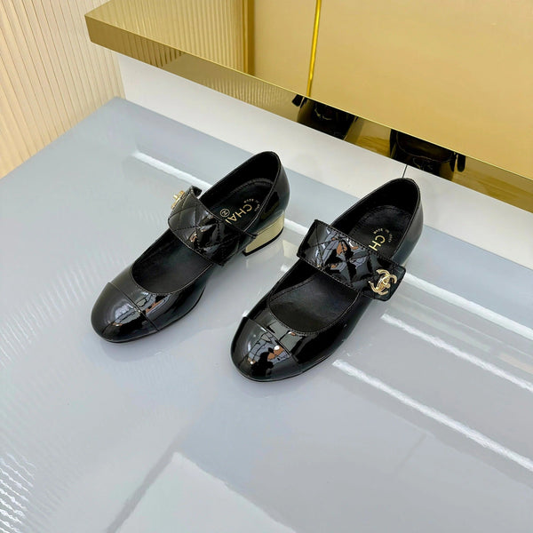 CC 2026 Mary Jane 35 Black Gold Black Patent Leather 667752
