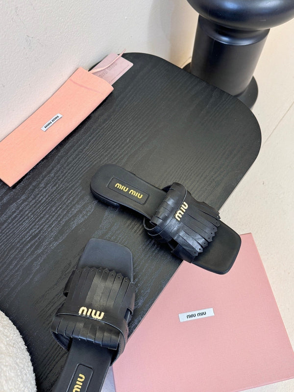 MIU 26ss Sandals Black Sheepskin 627362