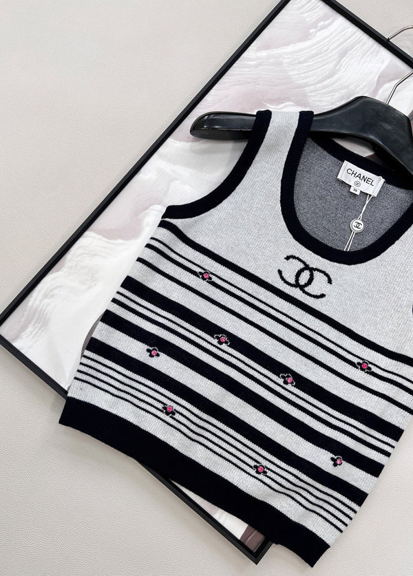Chanel 2026 Gilet en maille rayée noir blanc laine nylon