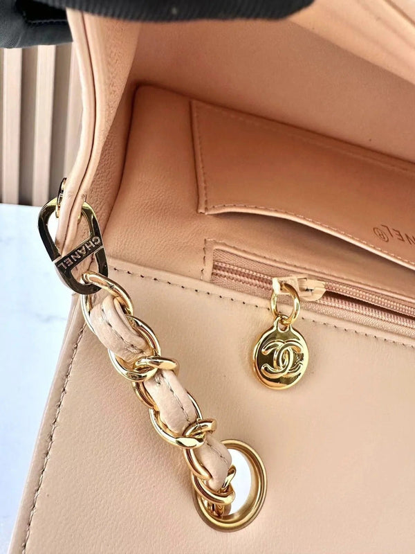 CC 2026 Diana Shoulder Bag 22.5cm Beige Lambskin