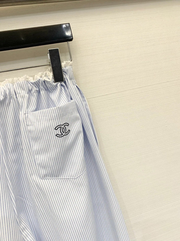 Pantalon en coton bleu clair Chanel 2026 en dentelle rayée