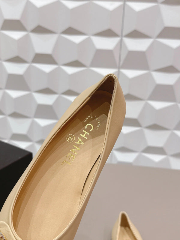 CC 26s Ballerines agneau beige et noir 650292