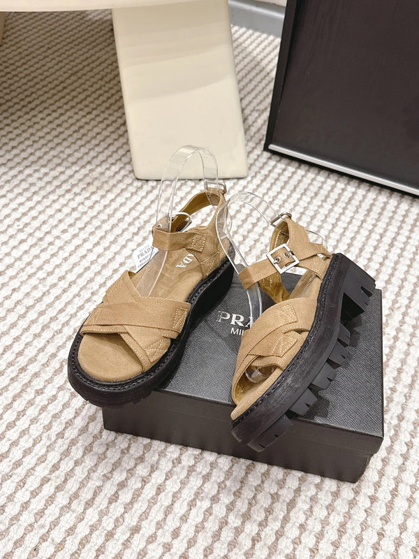 Sandales compensées PRA 2026S en toile beige et noire 657526
