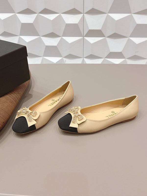 CC 26s Ballerines agneau beige et noir 650292