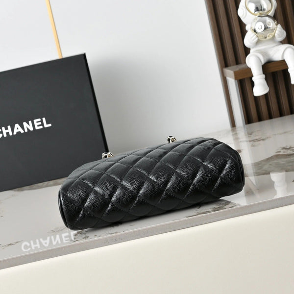 CC 2026 Chain Clutch Bag 19.5cm Black Calfskin 140657