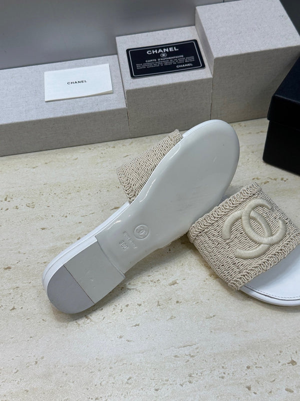 CC 2026 Double C Letter Slipper Woven Leather 787171