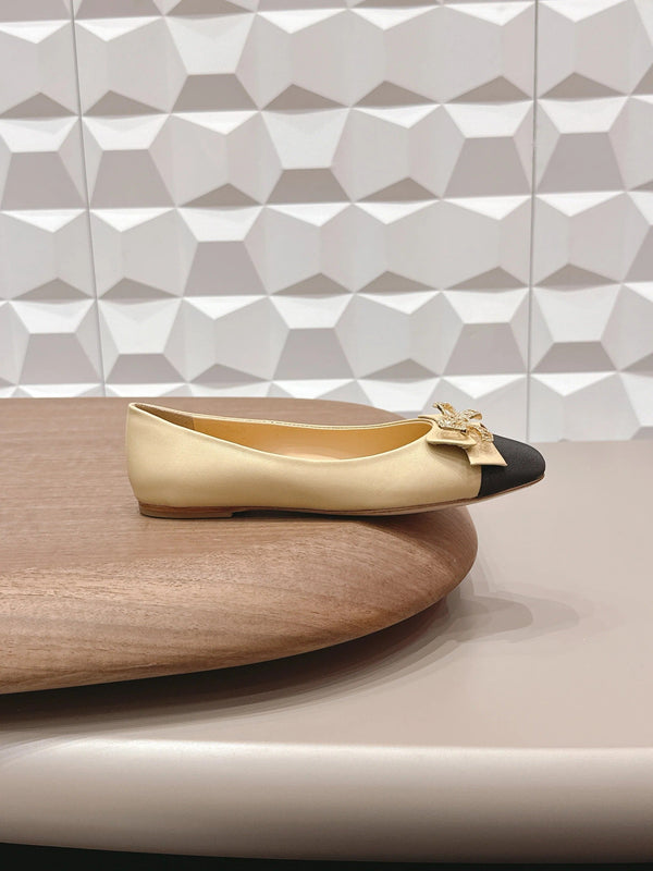 CC 26s Ballerines agneau beige et noir 650292