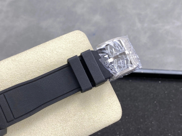 IWC Chronographe d'Aviateur 42 Cadran Noir Boîtier Noir Bracelet Caoutchouc