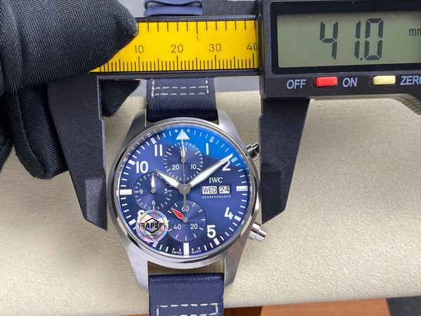 IWC Chronographe d'Aviateur 41 Cadran Bleu Boîtier Acier Bracelet Cuir