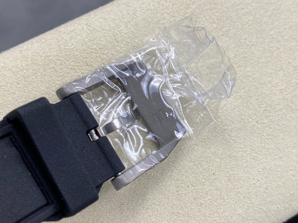 IWC Chronographe d'Aviateur 42 Cadran Noir Boîtier Noir Bracelet Caoutchouc
