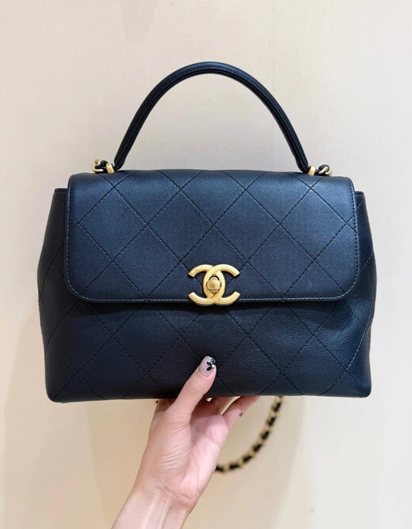 CC 2026 Handle Bag 28cm Black Cowhide 290241
