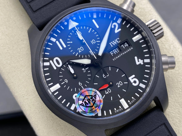 IWC Chronographe d'Aviateur 42 Cadran Noir Boîtier Noir Bracelet Caoutchouc