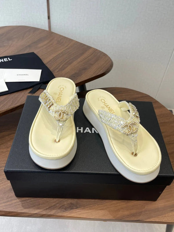 CC 2026 Thong Sandal Platform Tweed Gold Logo Details 790372
