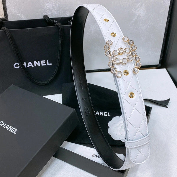 CC BELT 30 MM IN WHITE CALFSKIN PEARL LOGO WITH GOLD HARDWARE