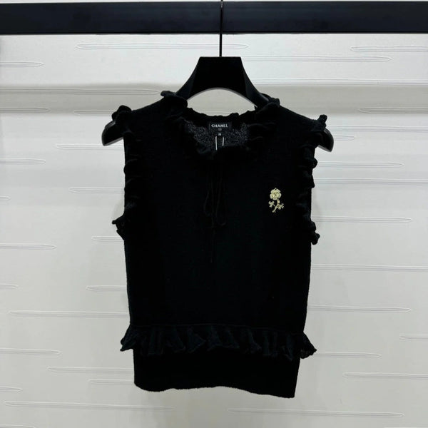 CHANEL SLEEVELESS TOP WITH RUFFLED COLLAR 274888