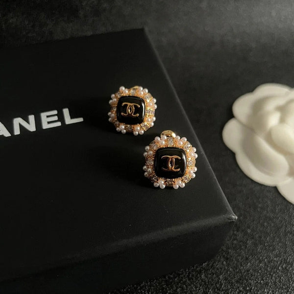 STUD EARRINGS SQUARE DOUBLE C IN GOLD METAL WHITE PEARL BLACK ENAMEL