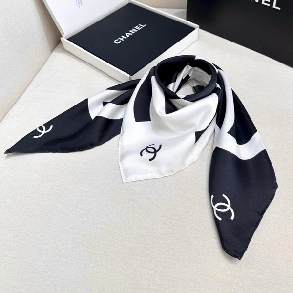 CHANEL 25S SCARF 90 IN SILK 643202