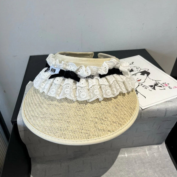 MM OPEN-TOP STRAW HAT IN LIGHT BEIGE MIX WHITE EYELET FABRIC