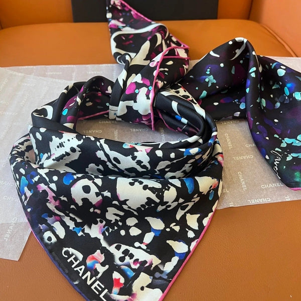 CHANEL 25S SCARF 90 IN SILK TWILL 700817