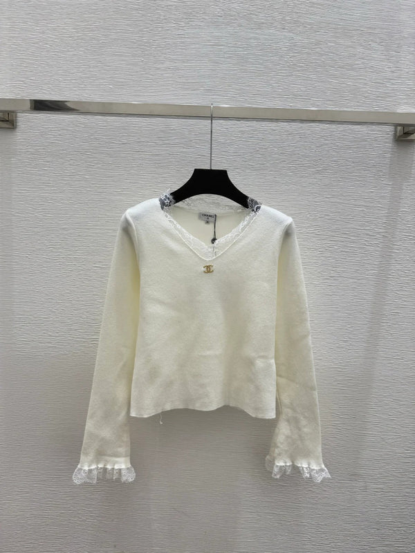 CC 26 Haut à manches longues avec décolleté et poignets en dentelle Laine 652456