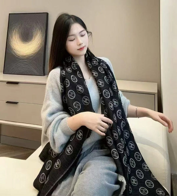 CHANEL 25S ÉCHARPE 200 CM EN CACHEMIRE 942945