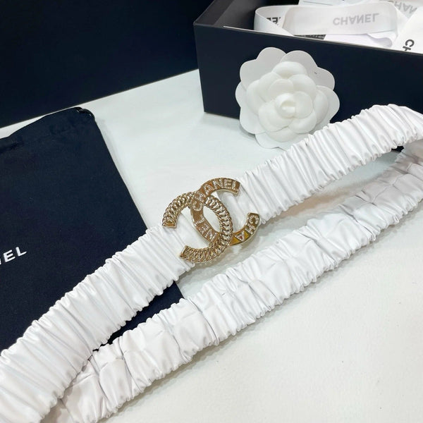 DOUBLE CC 30MM STRETCH BELT IN WHITE CALFSKIN GOLD CHAIN BUCKLE CRYSTAL LOGO