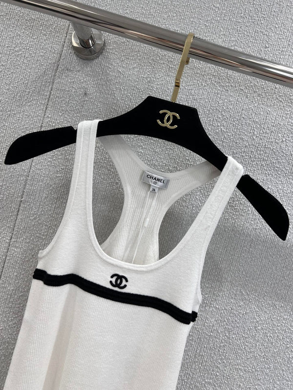 HAUT SANS MANCHES CHANEL STYLE 65