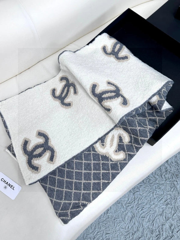 CHANEL 25S SCARF 185 IN CASHMERE 721524