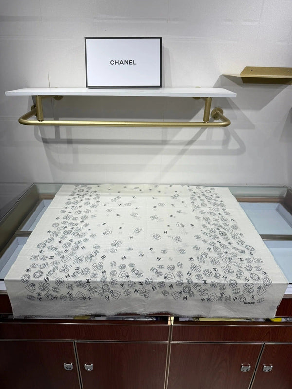 CHANEL 25S SCARF 200 IN CASHMERE 706596