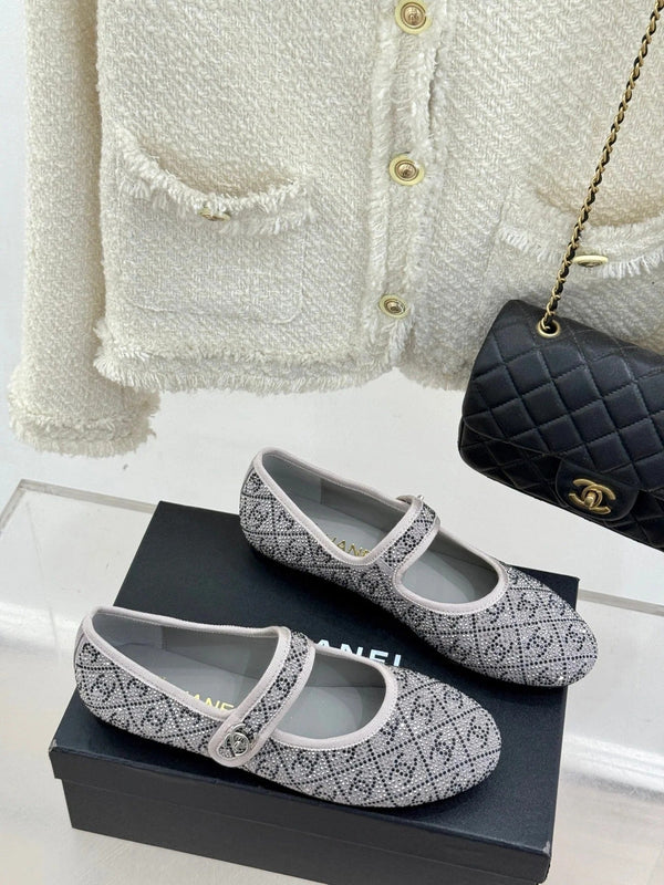 CC Flat Mary Jane 25ss in grigio decorato con strass