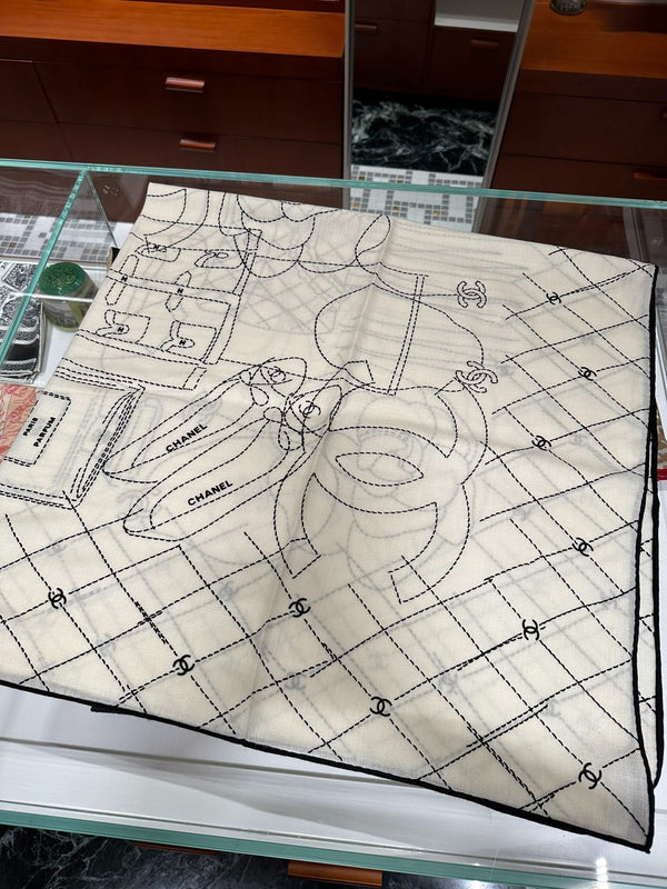 CHANEL 25S SCARF 140 IN SILK WOOL 726478