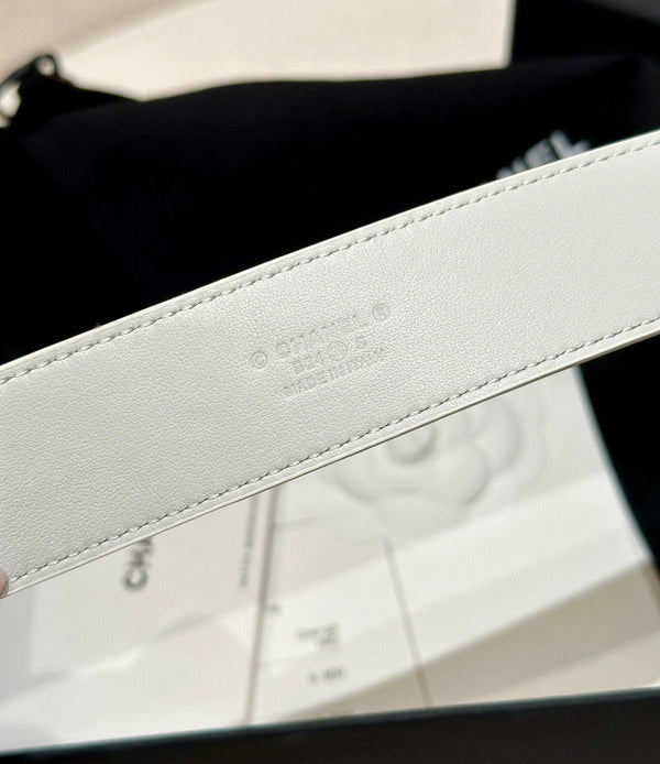 DOUBLE C BELT 30MM IN WHITE CALFSKIN GOLD BUCKLE WITH EMBOSSED CHECK PATTERN