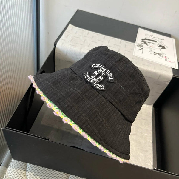 CAPPELLO ALLA PESCATORE NERO CON BORDO FLOREALE 673996