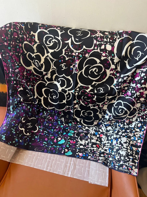 CHANEL 25S SCARF 90 IN SILK TWILL 700817