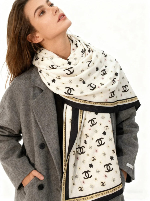 CHANEL 25S FOULARDS 140 CM EN CACHEMIRE ET SOIE 943339
