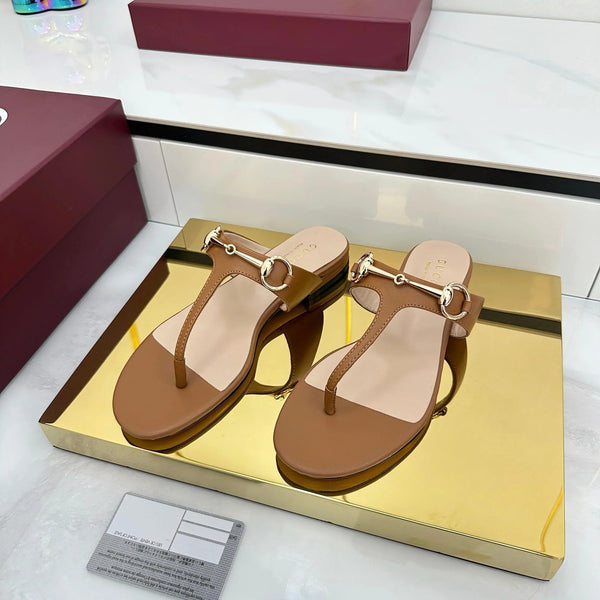 THONG SANDALS IN BROWN LAMBSKIN WITH GOLD HARDWARE