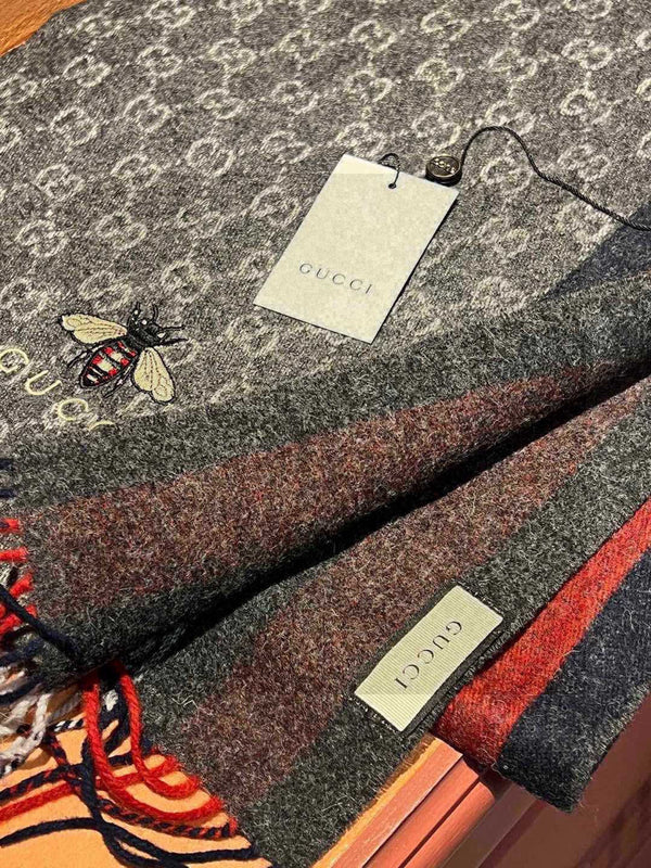 CHANEL 25S SCARF 190 IN CASHMERE 718529