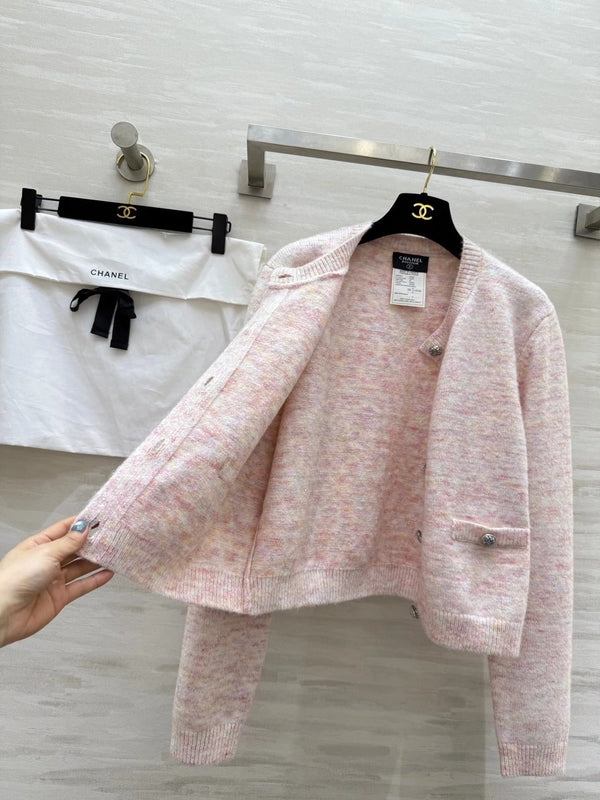CHANEL VESTE EN MAILLE 25S 480