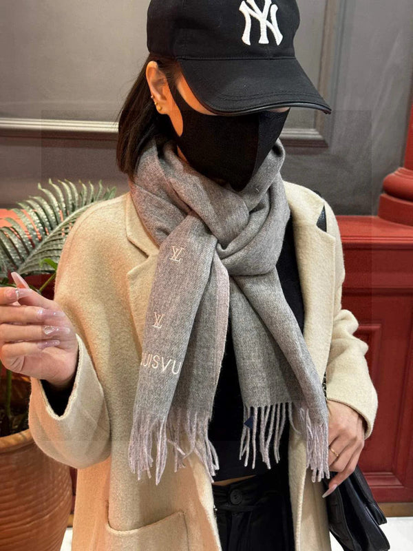 LV SCARF 180 CM IN CASHMERE 730571